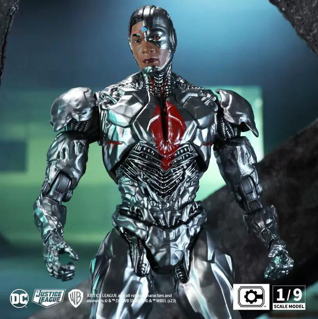 DC Premium Cyborg Figure - Gamer Decoration