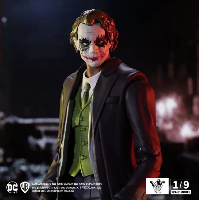 DC Premium Joker Figure - Gamer Decoration